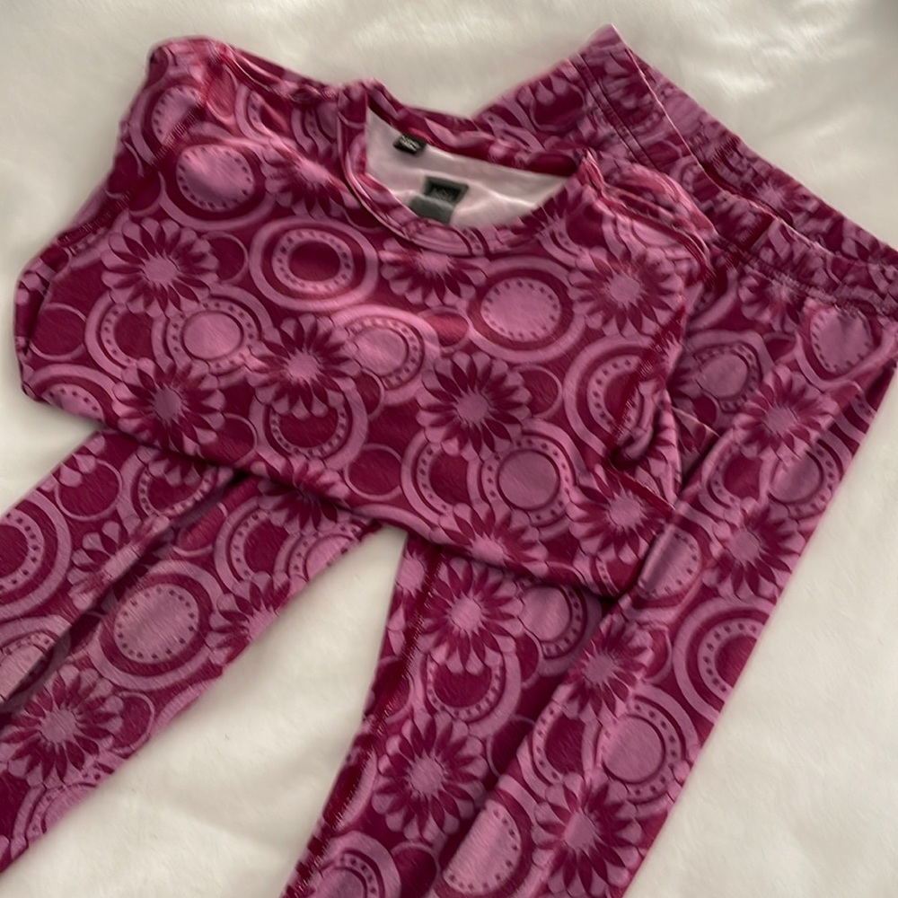 Size 6/7 kids long underwear SPF 50